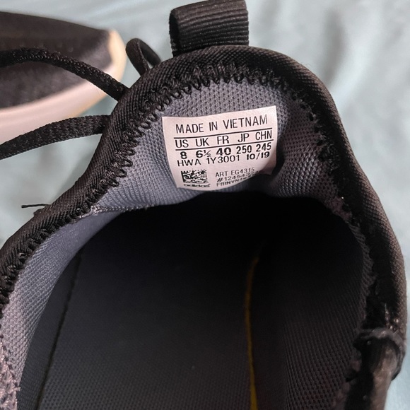 Women’s sneakers - Picture 3 of 3